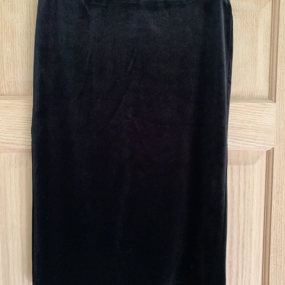 NWT LOFT Black Velvet Skirt - Picture 4 of 4
